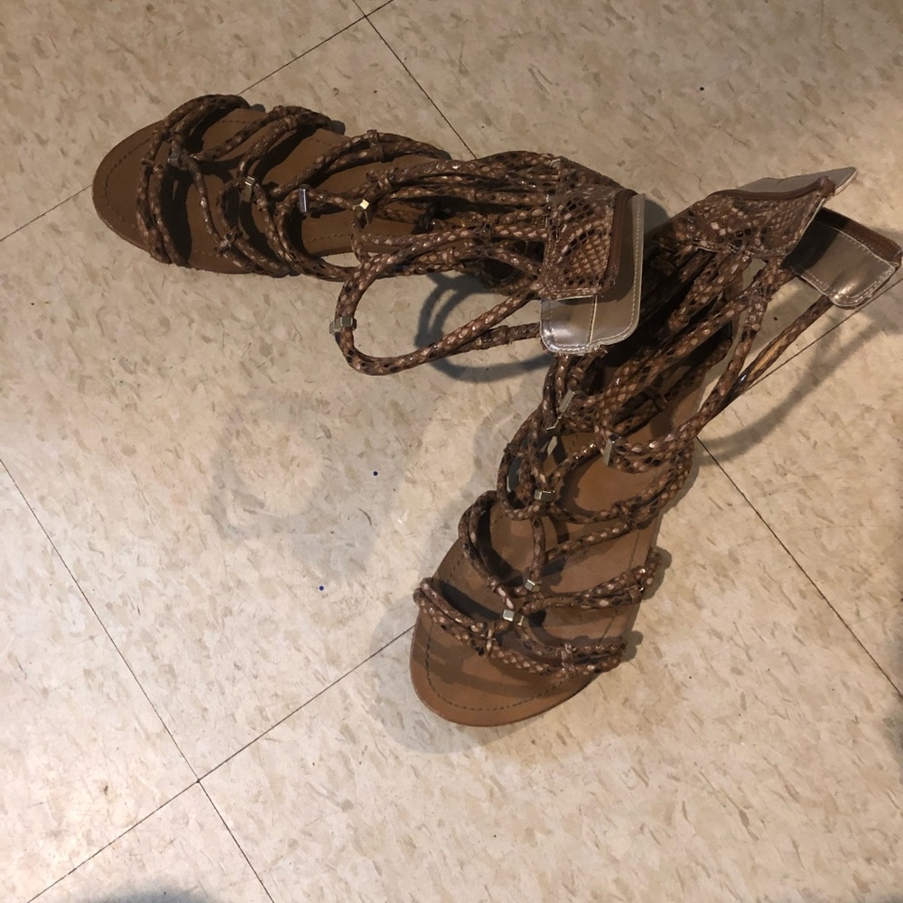 Fairly new gladiator sandles